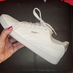 Women's white puma sneakers size 8